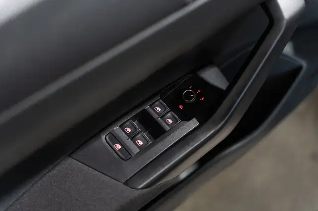 Volkswagen Polo view 13