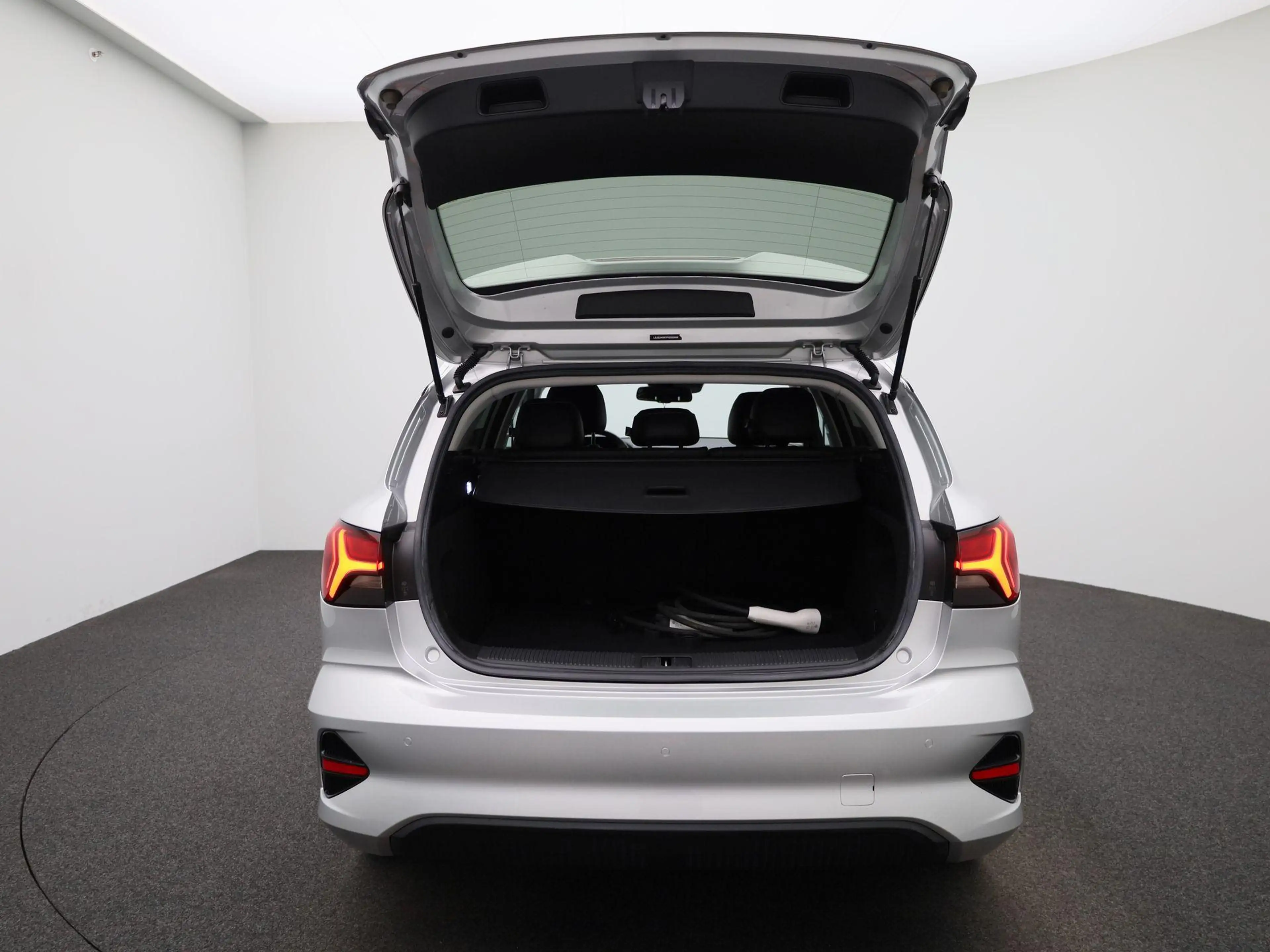 MG MG5 Electric Long Range Luxury 61 kWh | Leder | Navi | — photo 13