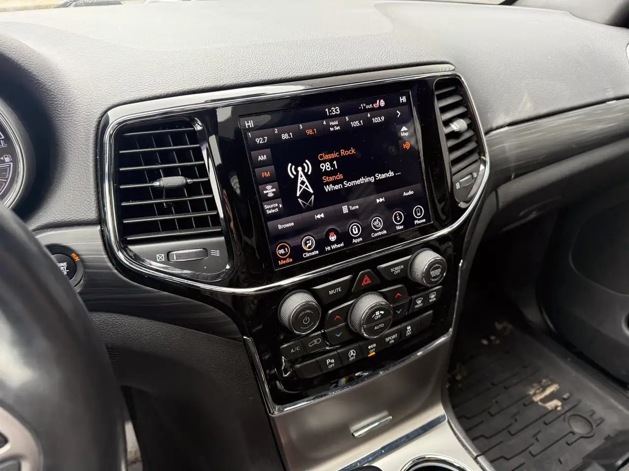 Jeep Grand Cherokee снимка Jeep Grand Cherokee