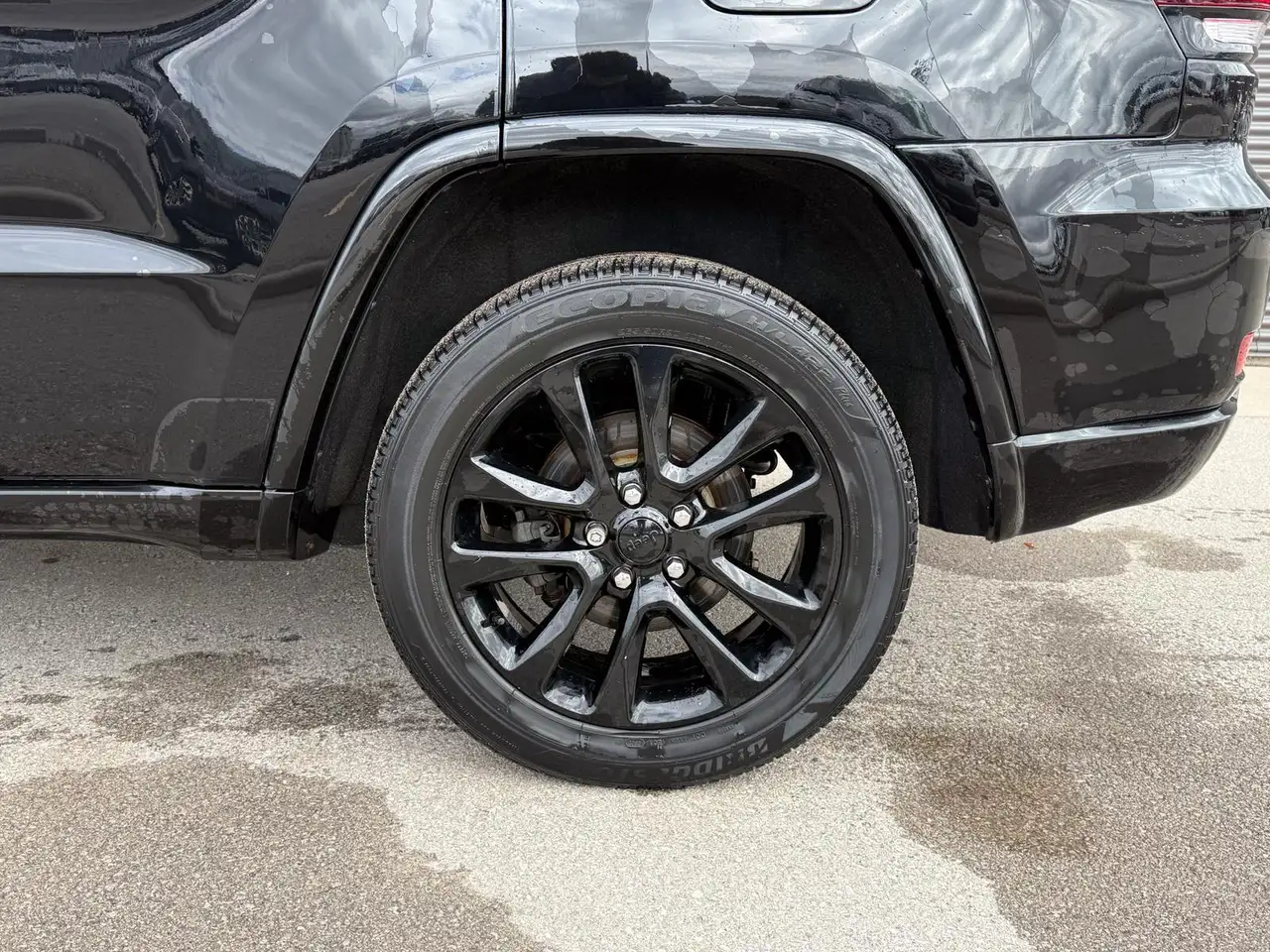 Jeep Grand Cherokee снимка Jeep Grand Cherokee