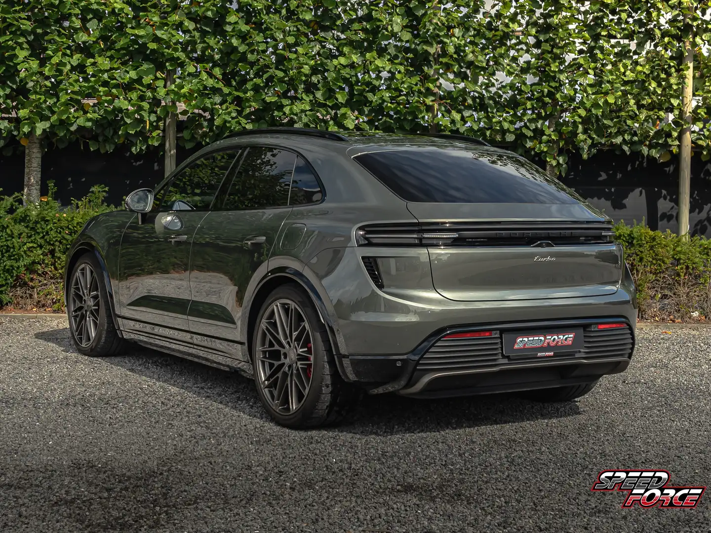 Porsche Macan TURBO | Burmester | Luchtvering | Pano | 22inch RS Verde - 2