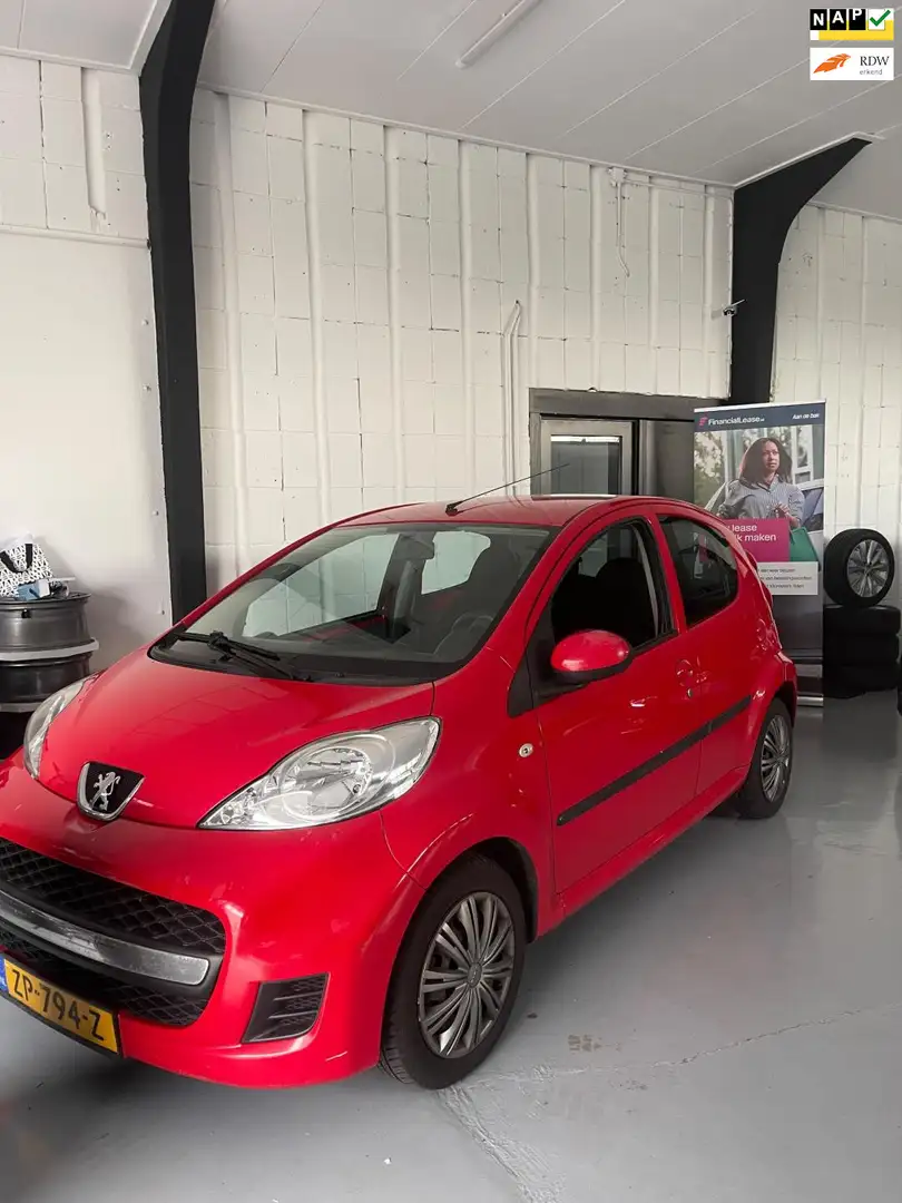 Peugeot 107 1.0-12V Sublime Airco Centr.dr Elekt ramen Rosso - 1
