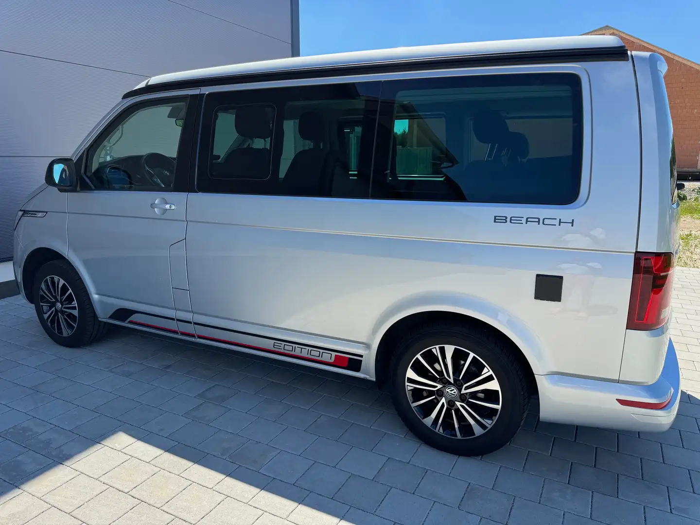 Volkswagen T6.1 California California T6.1 DSG Beach Camper Edition Plateado - 1