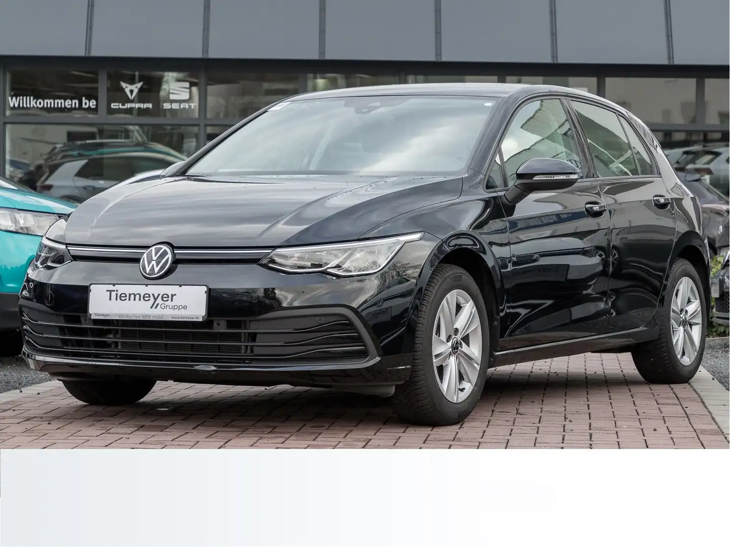 Volkswagen Golf 1.5 TSI LIFE NAVI LED SITZHZ ALLWETTER Zwart - 2