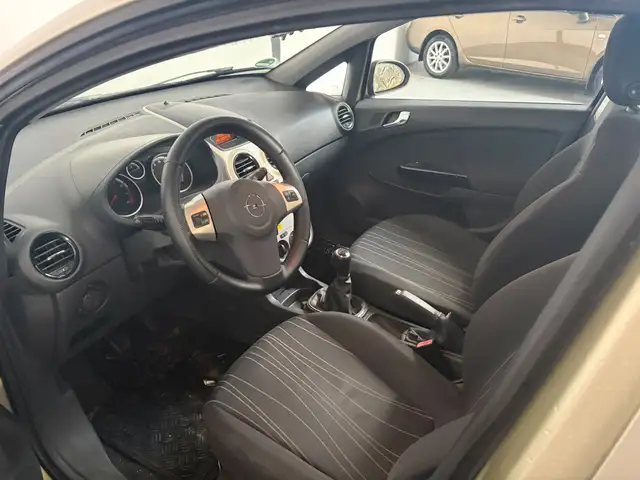 Opel Corsa view 3
