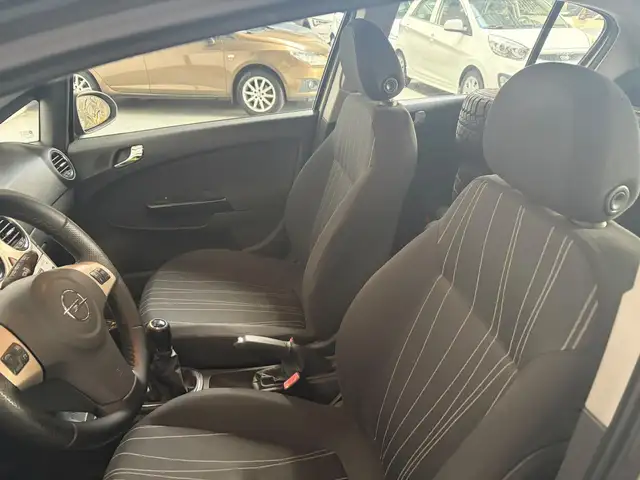 Opel Corsa view 4