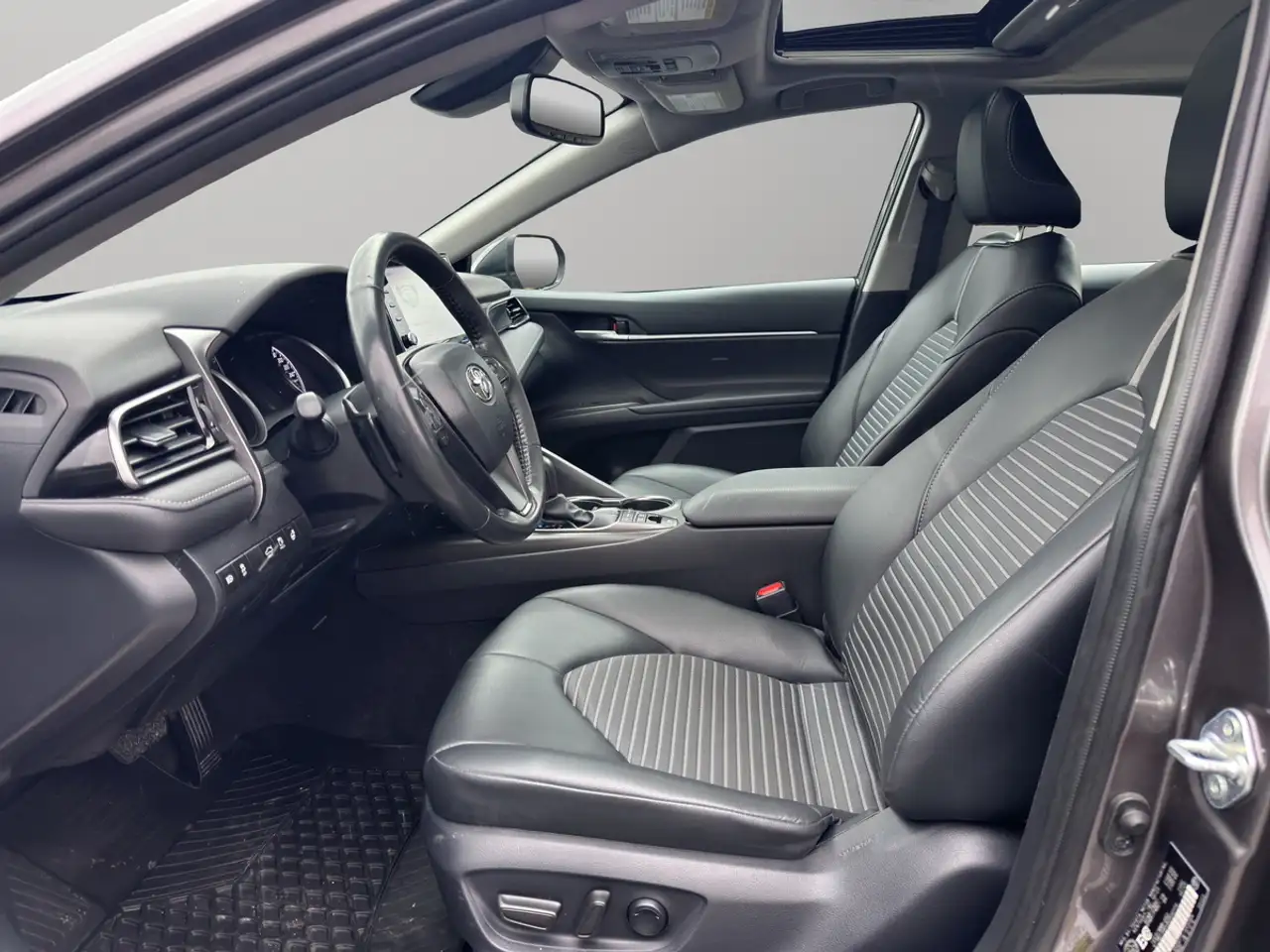 Toyota Camry снимка Toyota Camry