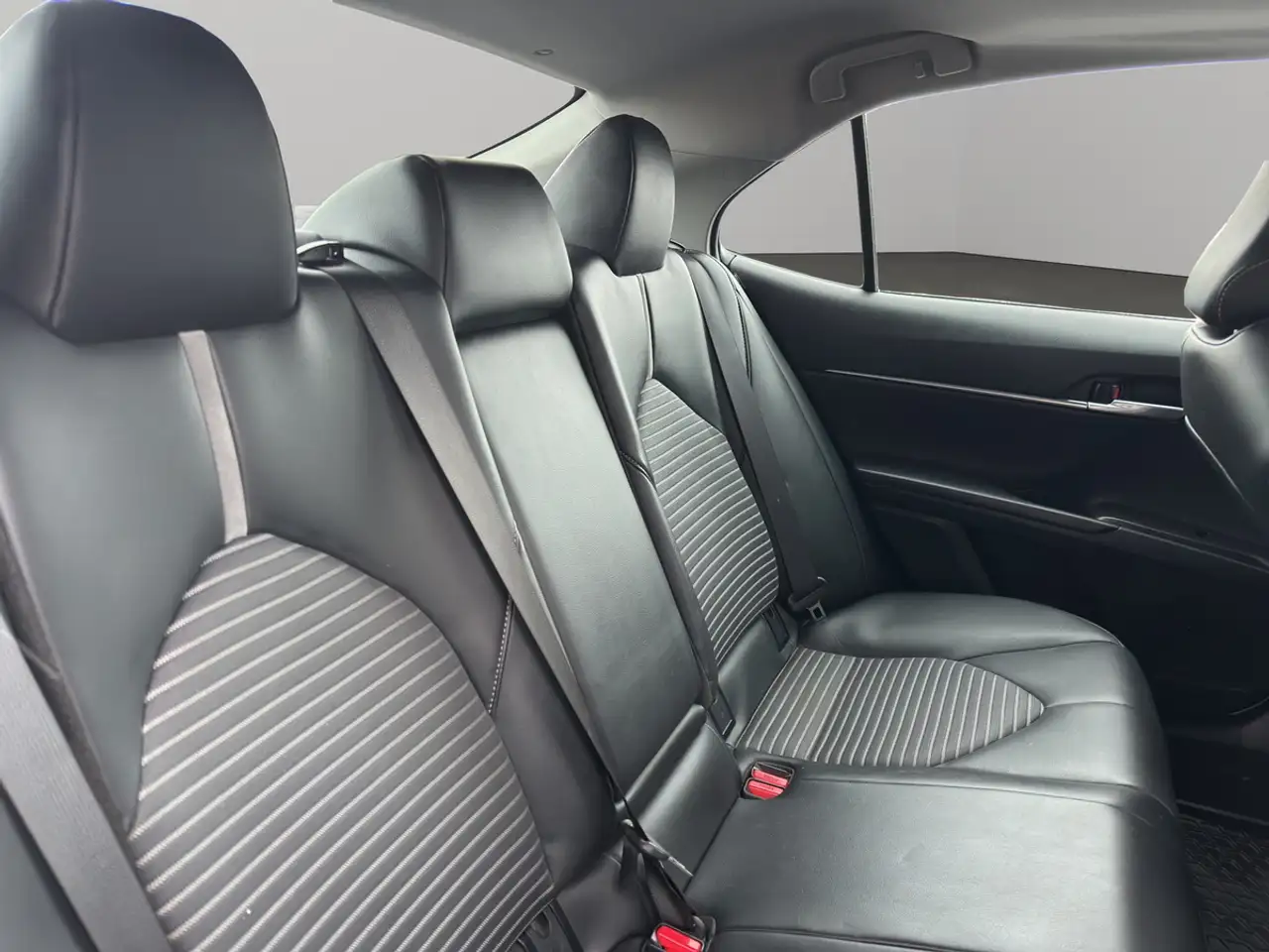 Toyota Camry снимка Toyota Camry
