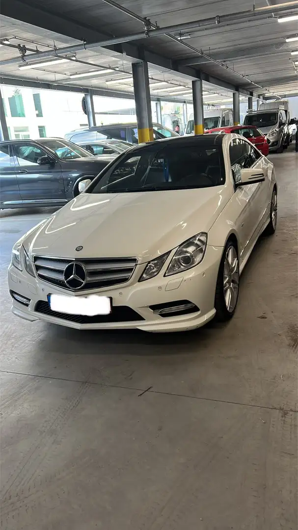 Mercedes-Benz E 220 CDI DPF Coupe BlueEFFICIENCY Avantgarde - 2