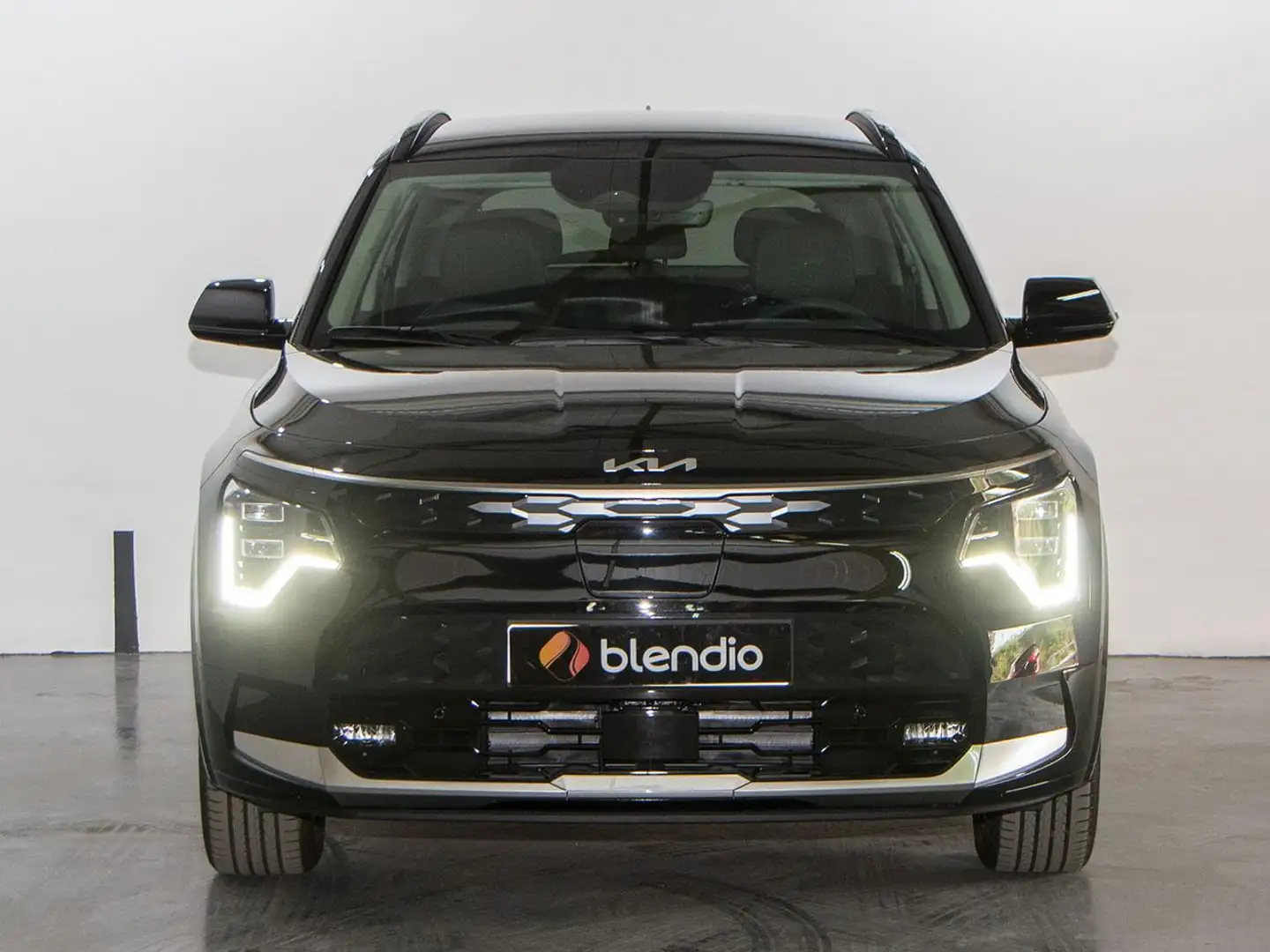 Kia Niro BEV 65KWH 150KW E-NIRO WINTER EDITION 204 5P Zwart - 2
