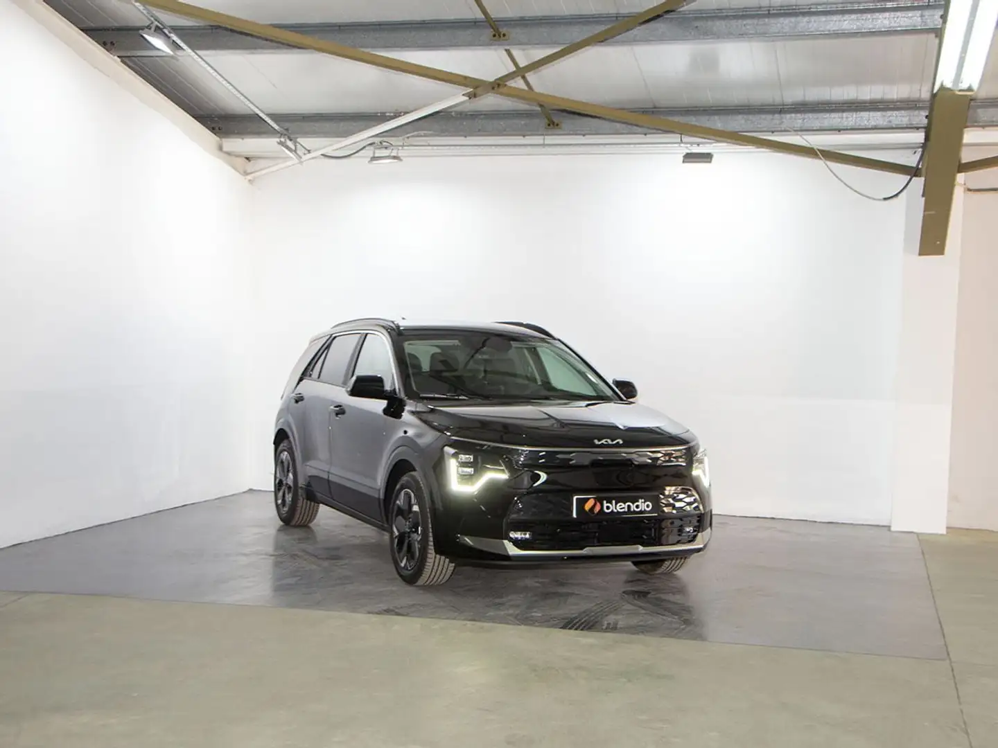 Kia Niro BEV 65KWH 150KW E-NIRO WINTER EDITION 204 5P Zwart - 1