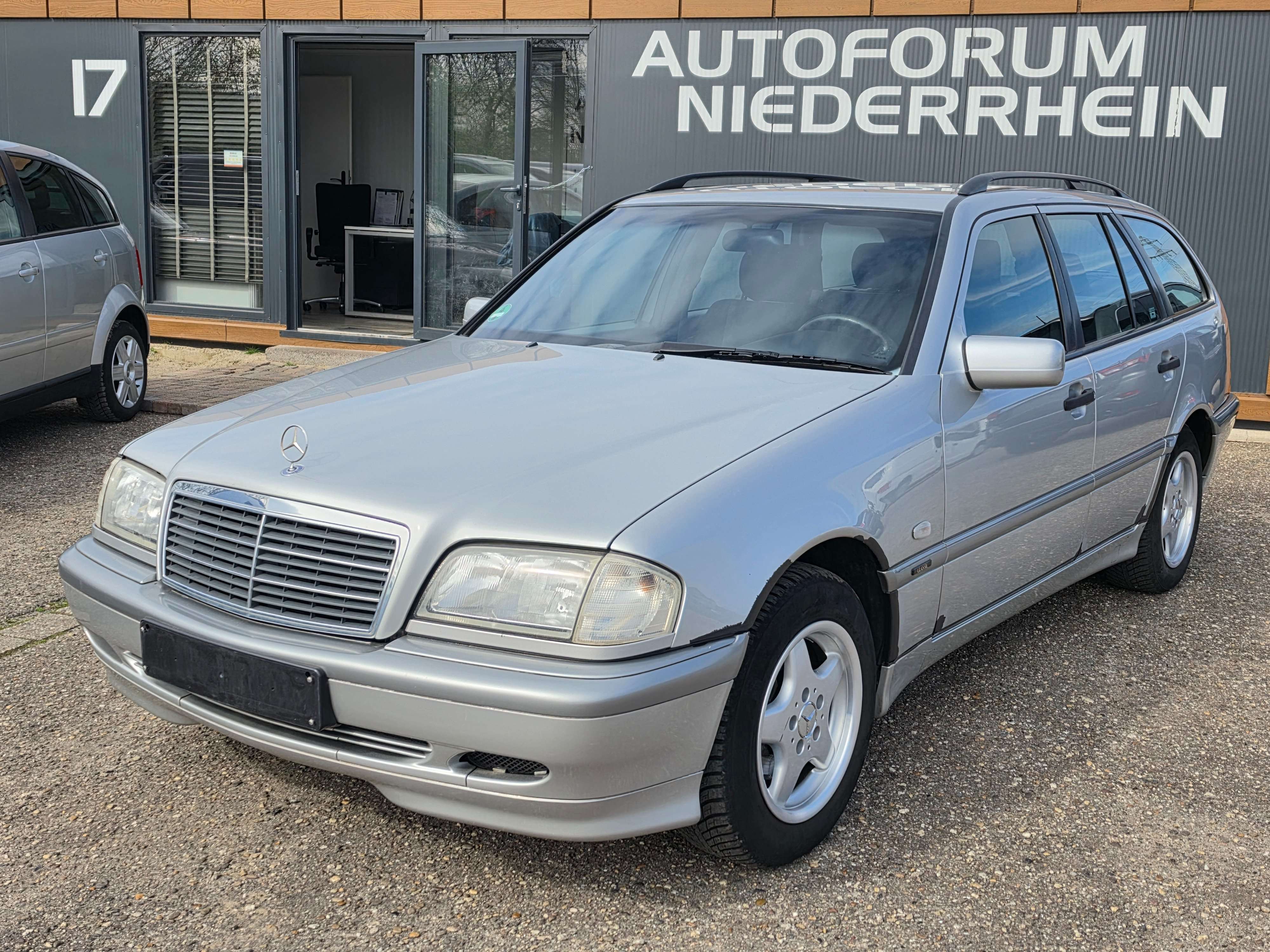 Second hand Mercedes Benz C-Class 180