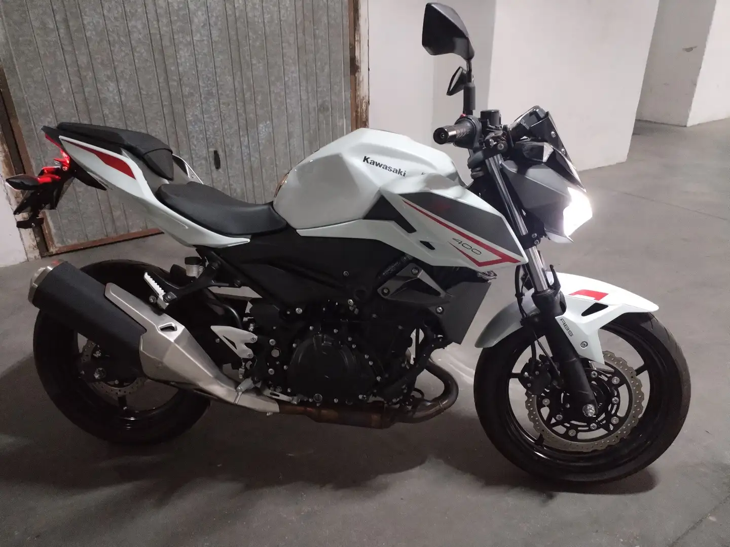 Kawasaki Z 400 Bianco - 2