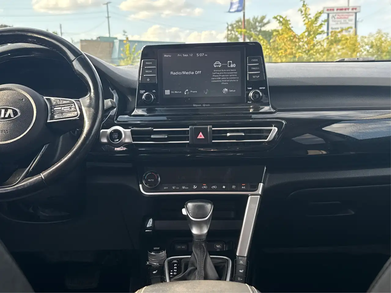 Kia Seltos снимка Kia Seltos