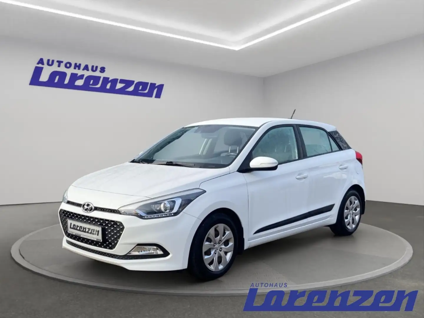 Hyundai i20 1.4 Trend A T Fahrerprofil SHZ LenkradHZG Spurhalt Wit - 1