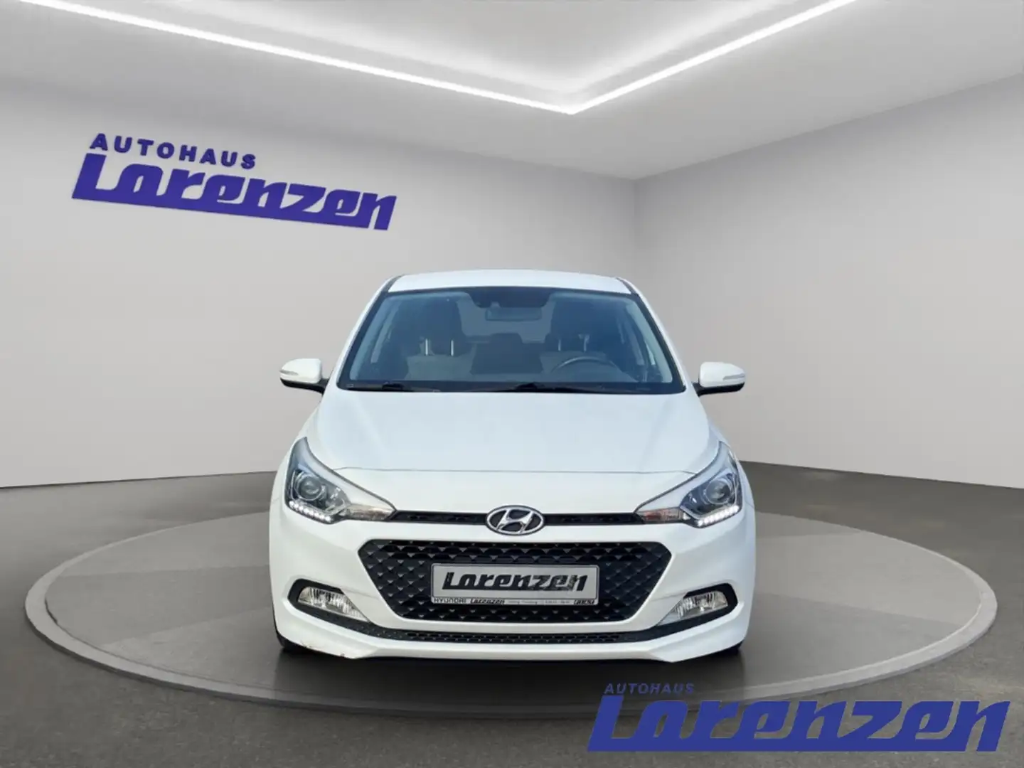 Hyundai i20 1.4 Trend A T Fahrerprofil SHZ LenkradHZG Spurhalt Wit - 2