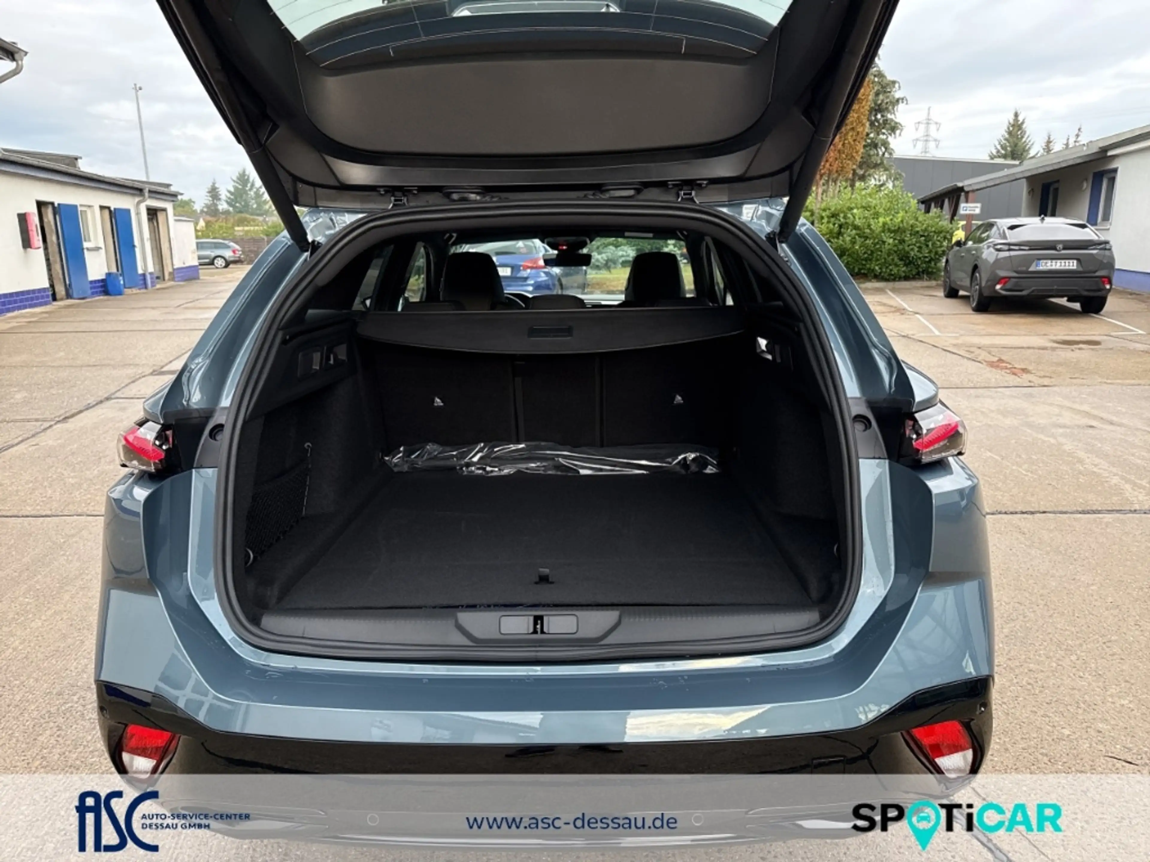 Peugeot 308 Neuer SW GT EXCLUSIVE HYBRID 145 e-DSC6 — photo 6