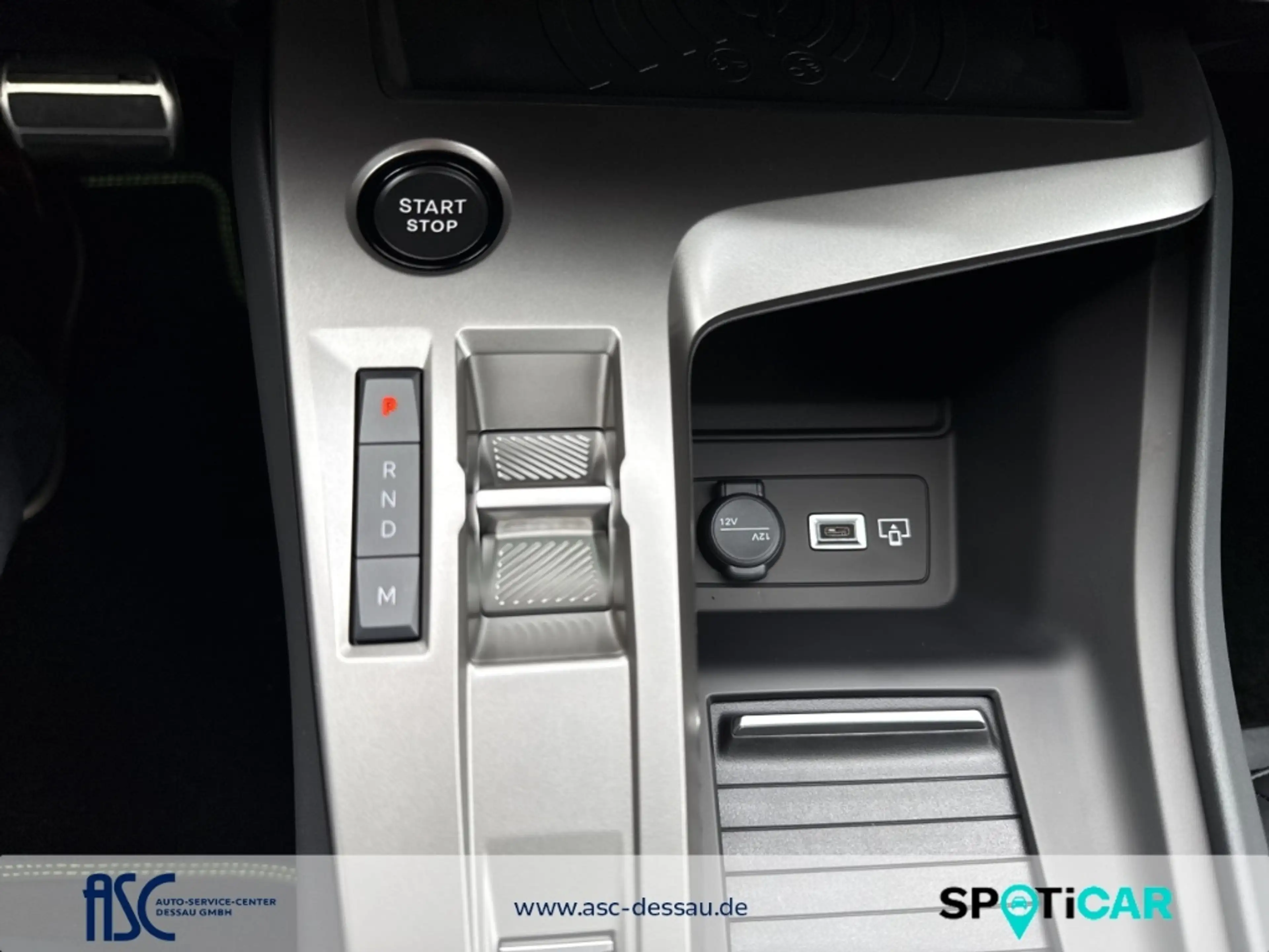 Peugeot 308 Neuer SW GT EXCLUSIVE HYBRID 145 e-DSC6 — photo 14