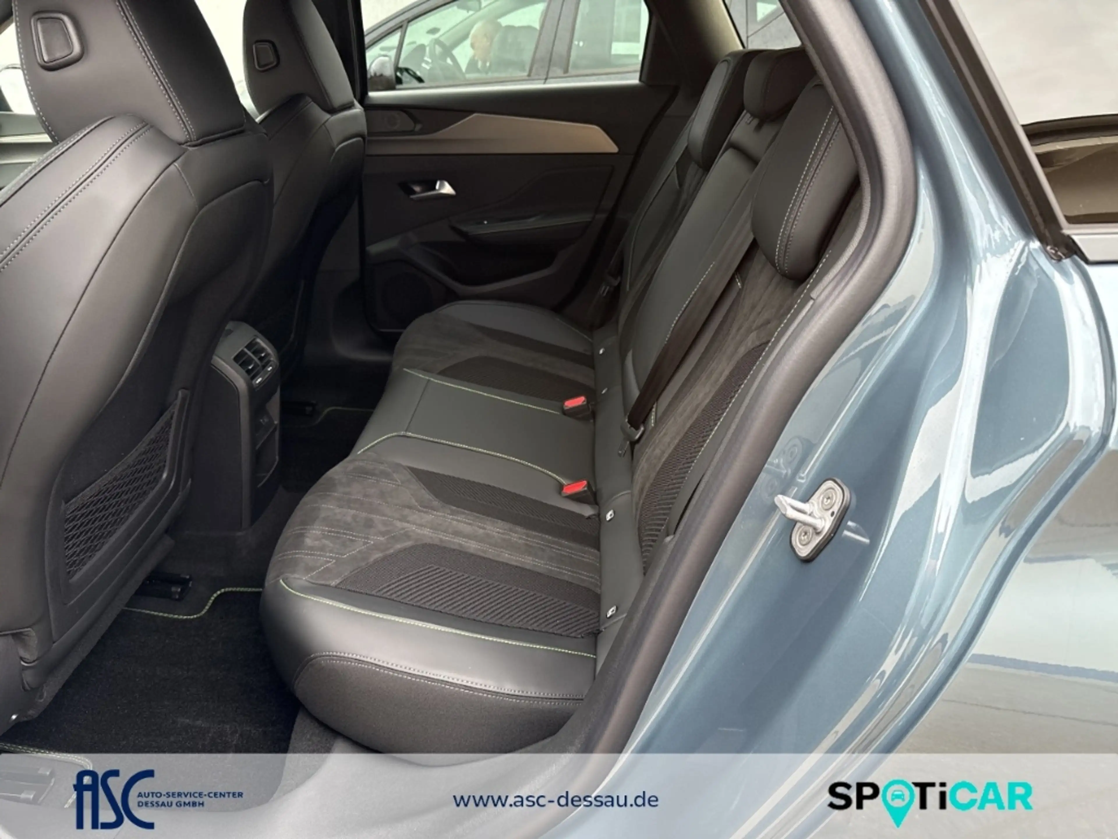 Peugeot 308 Neuer SW GT EXCLUSIVE HYBRID 145 e-DSC6 — photo 12