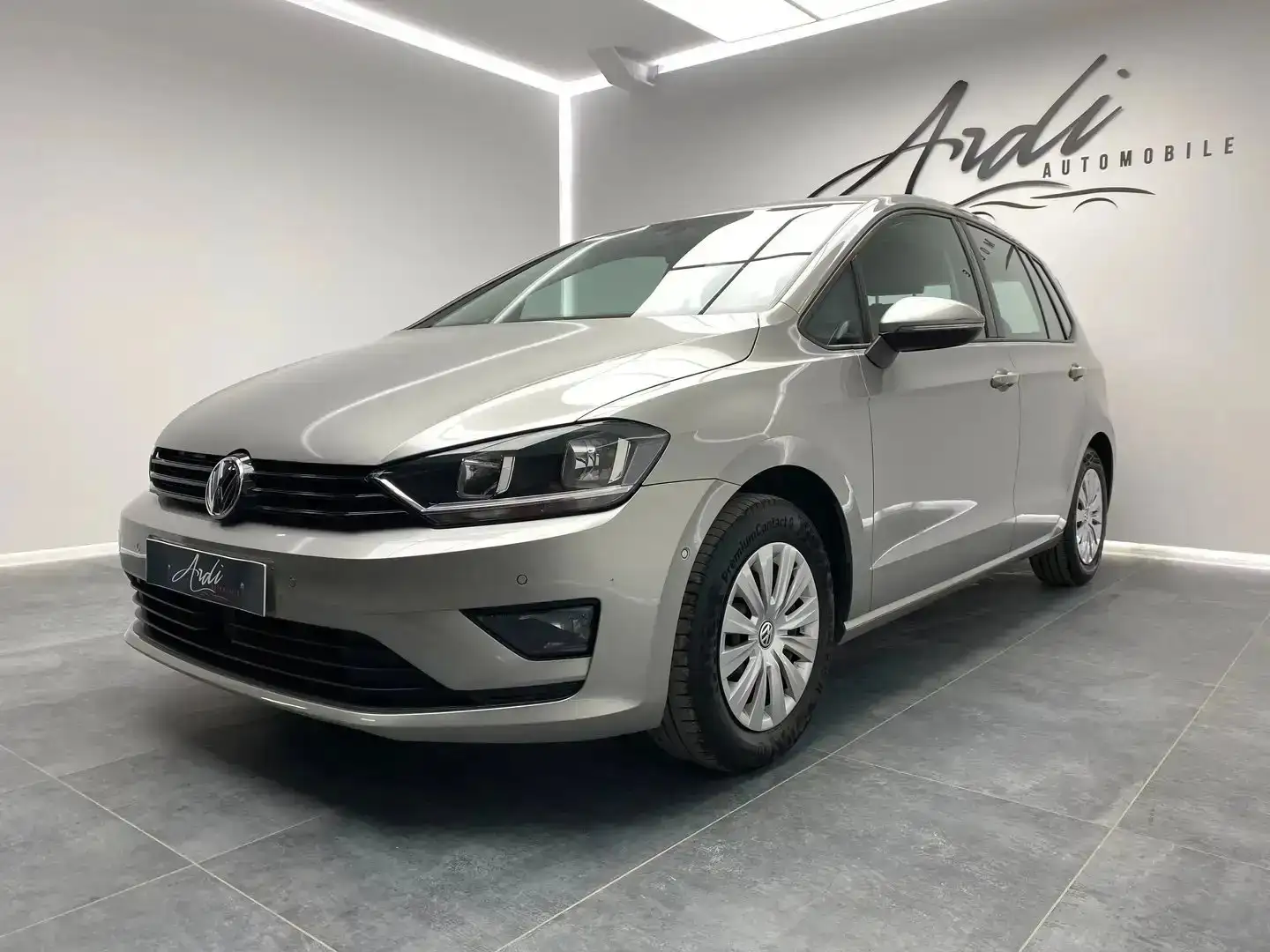 Volkswagen Golf Sportsvan 1.6 CR TDi*GPS*AIRCO*1ER PROPRIETAIRE*GARANTIE* Grijs - 1