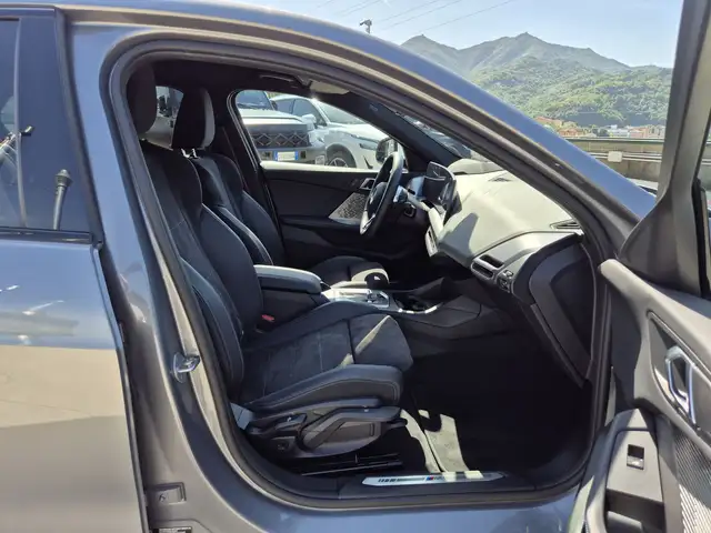 BMW 1 Series view 9