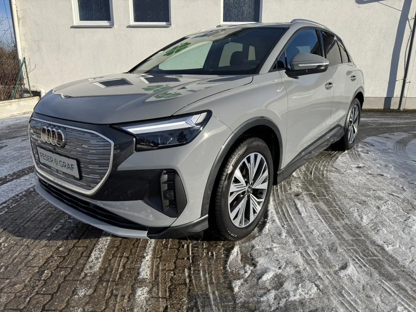 Audi Q4 e-tron 35 e-tron 19" ACC NAVI PDC SHZ Grau - 2