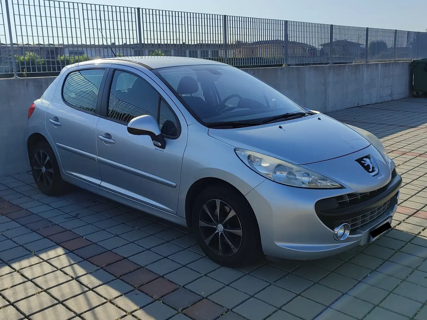 Peugeot 207 207 5p 1.4 vti 16v Energie Sport Argento - 1