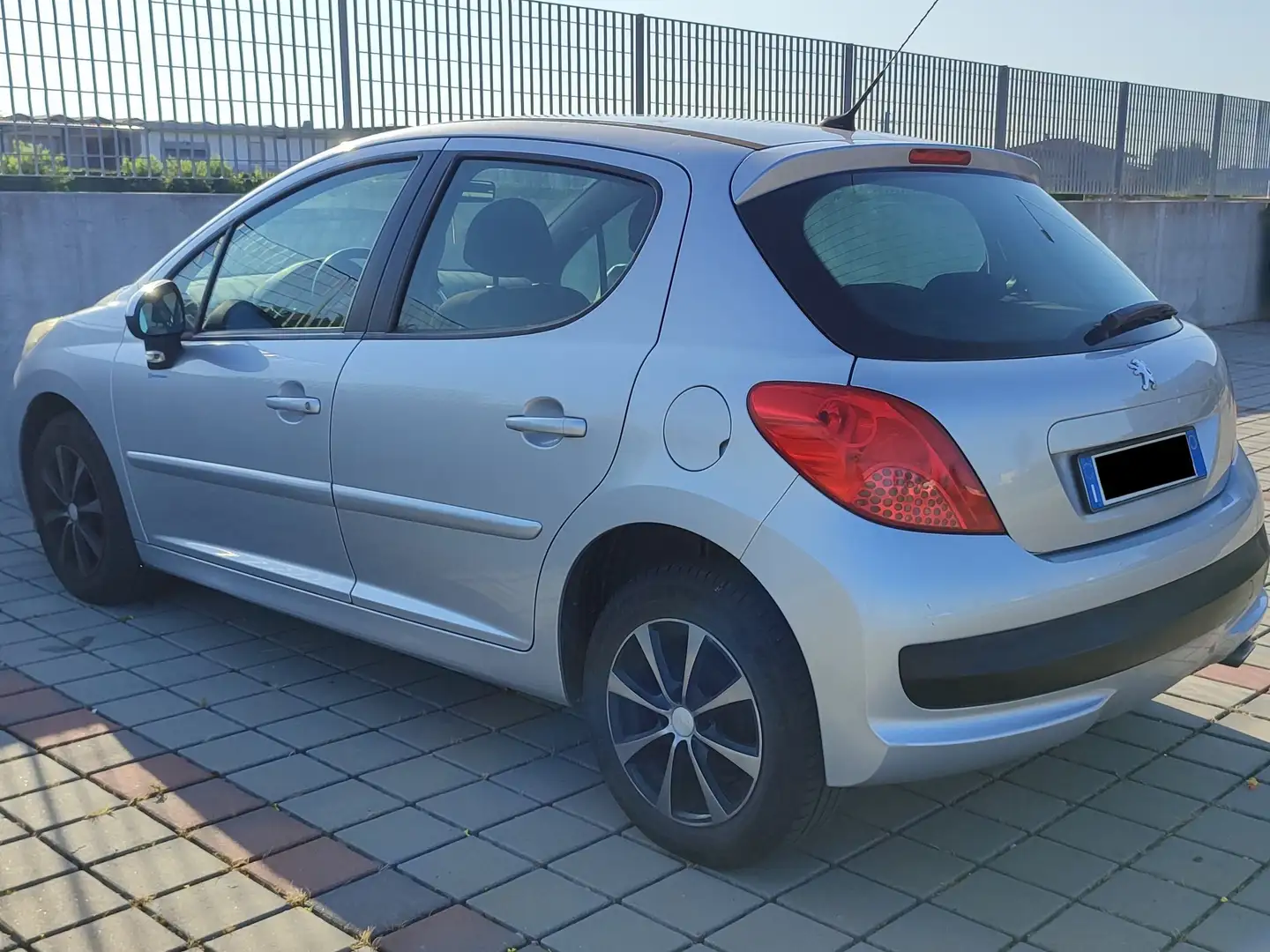 Peugeot 207 207 5p 1.4 vti 16v Energie Sport Argento - 2
