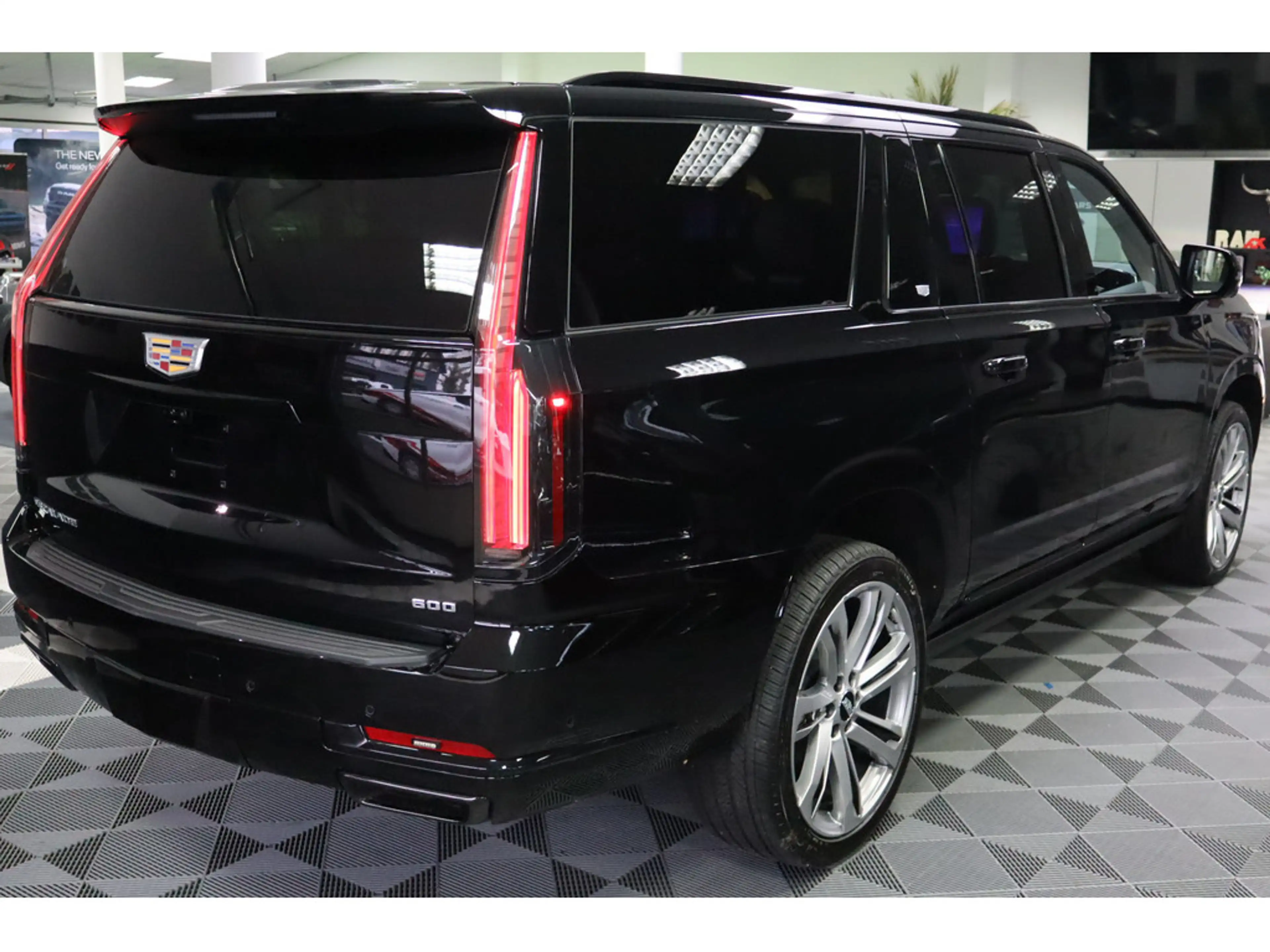 Cadillac Escalade Platinum Sport ESV MY26 24Zoll ABV — photo 9