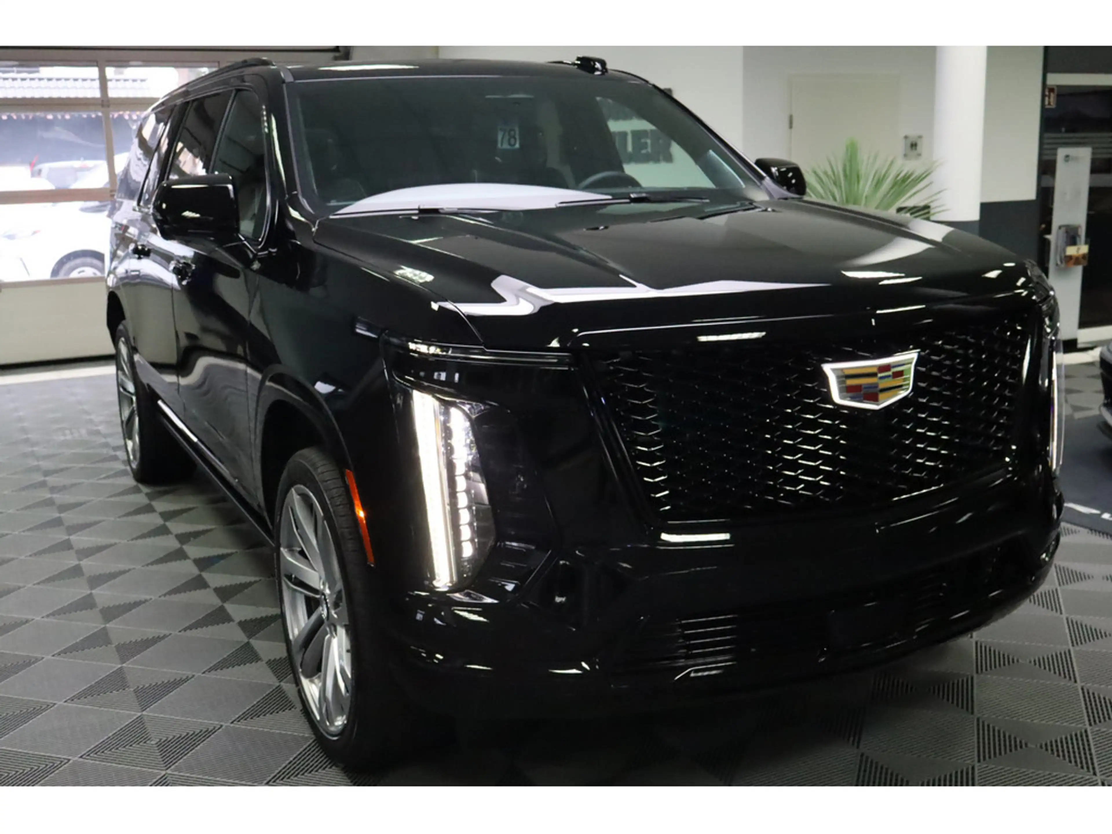 Cadillac Escalade Platinum Sport ESV MY26 24Zoll ABV — photo 3