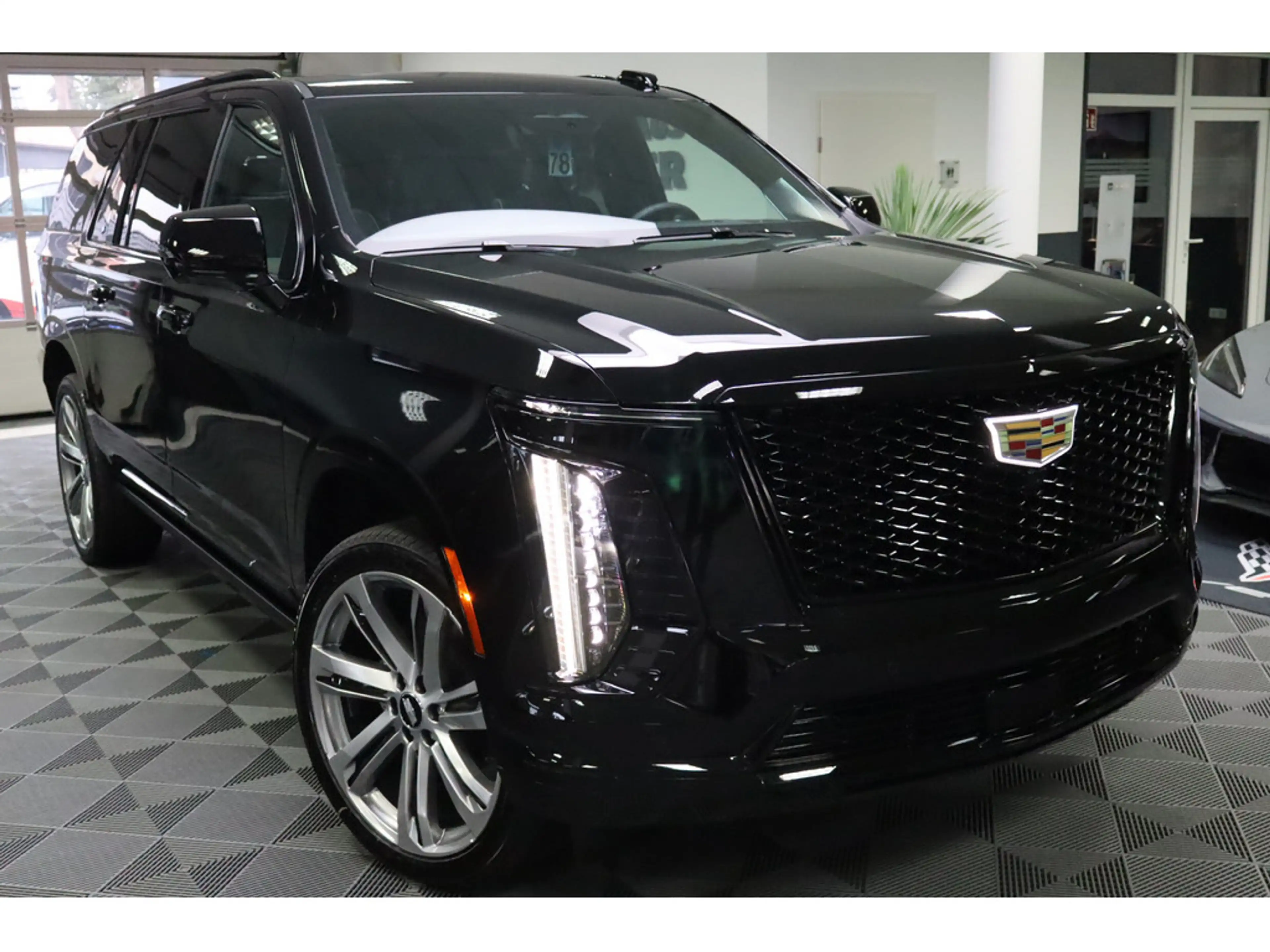 Cadillac Escalade Platinum Sport ESV MY26 24Zoll ABV — photo 2
