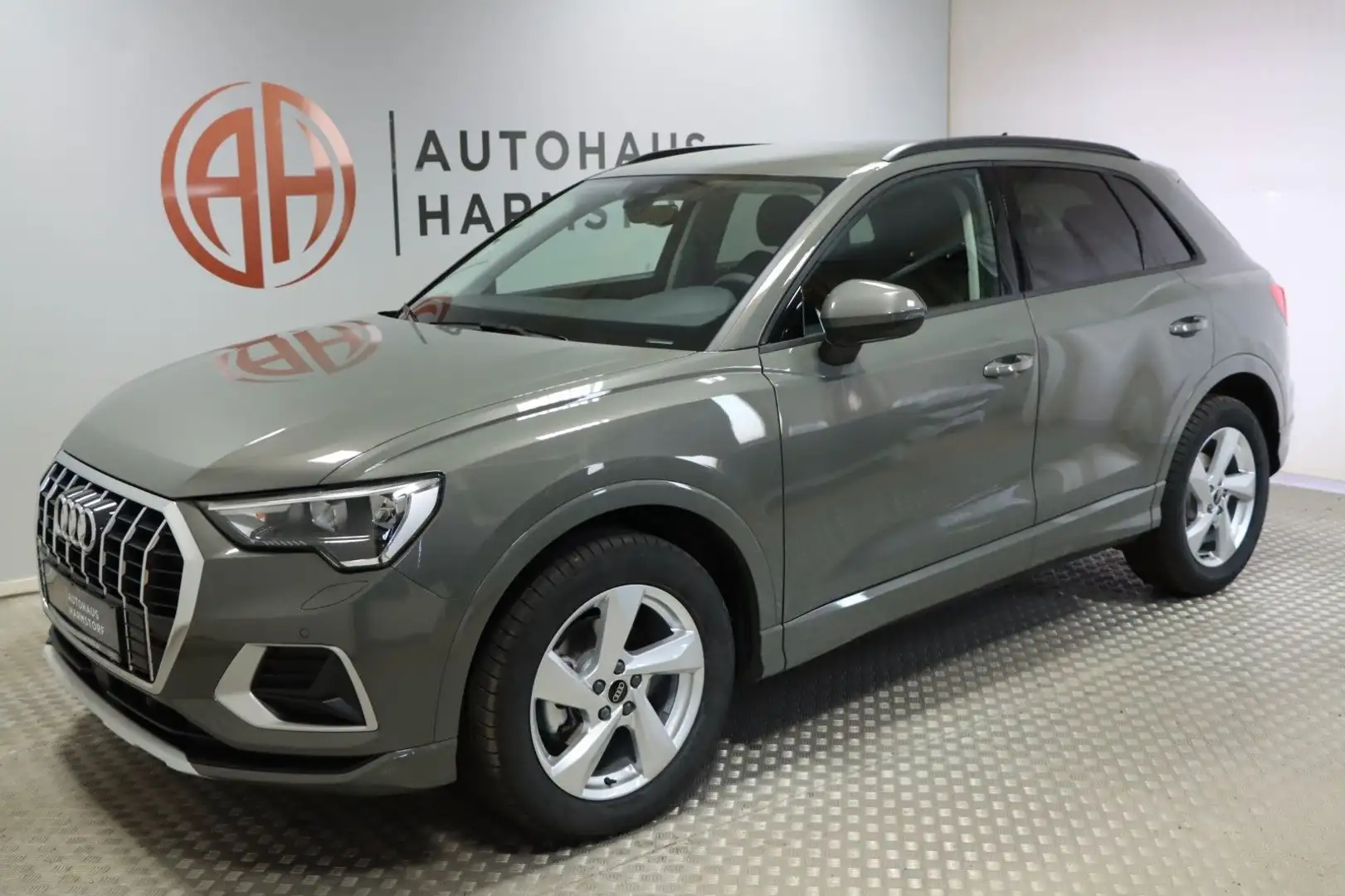 Audi Q3 35 TFSI 1.5 S-Tronic AHK StHz Kamera Сірий - 2