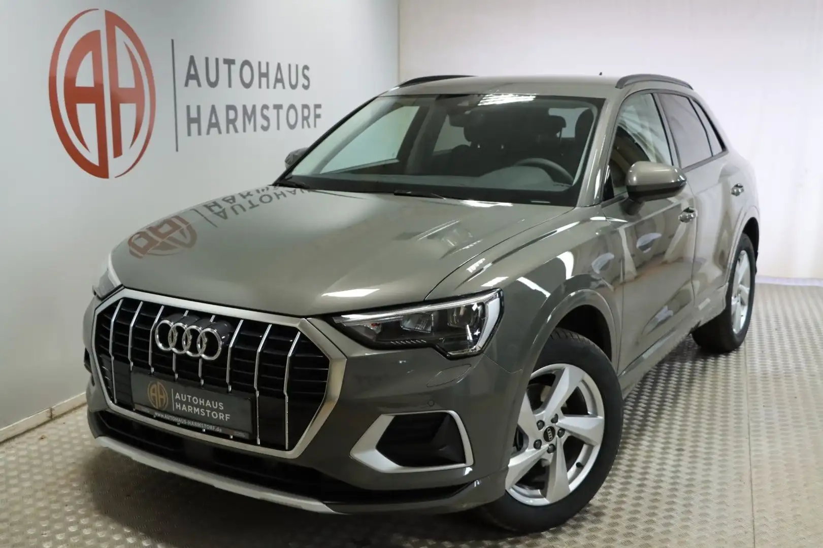 Audi Q3 35 TFSI 1.5 S-Tronic AHK StHz Kamera Сірий - 1