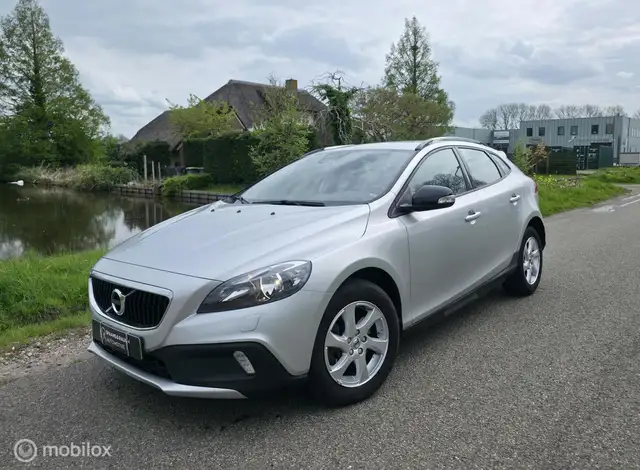 Volvo V40 Cross Country 1.5 T3 / Stoelv. / Navi / PDC