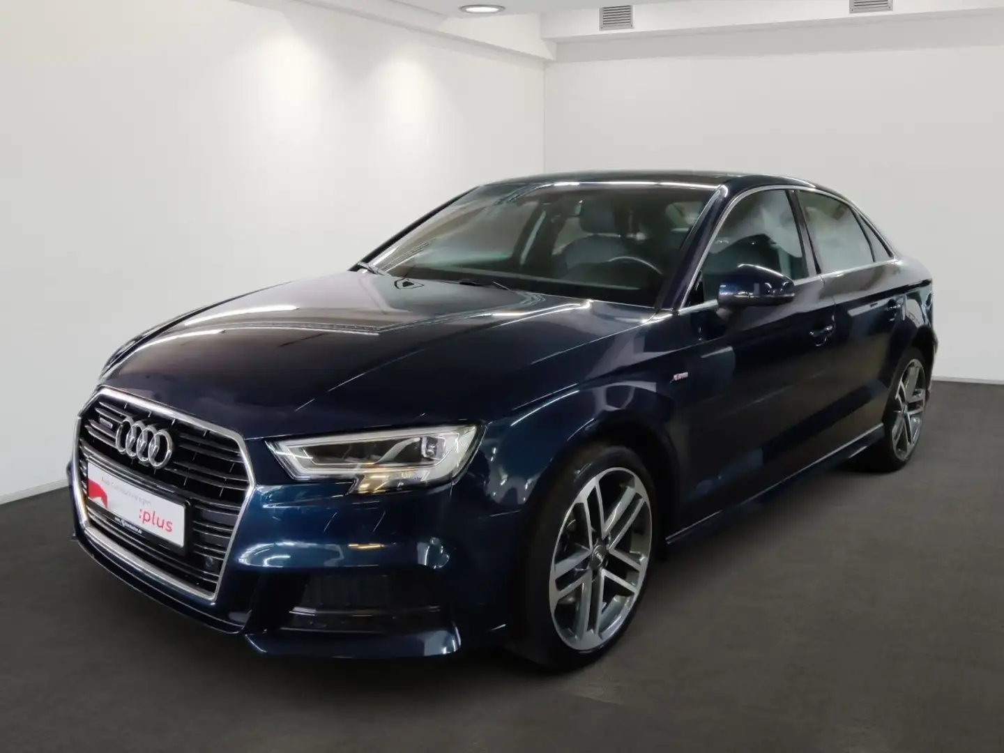 Audi A3 TFSI S-Line quattro Matrix LED Navi Blau - 2
