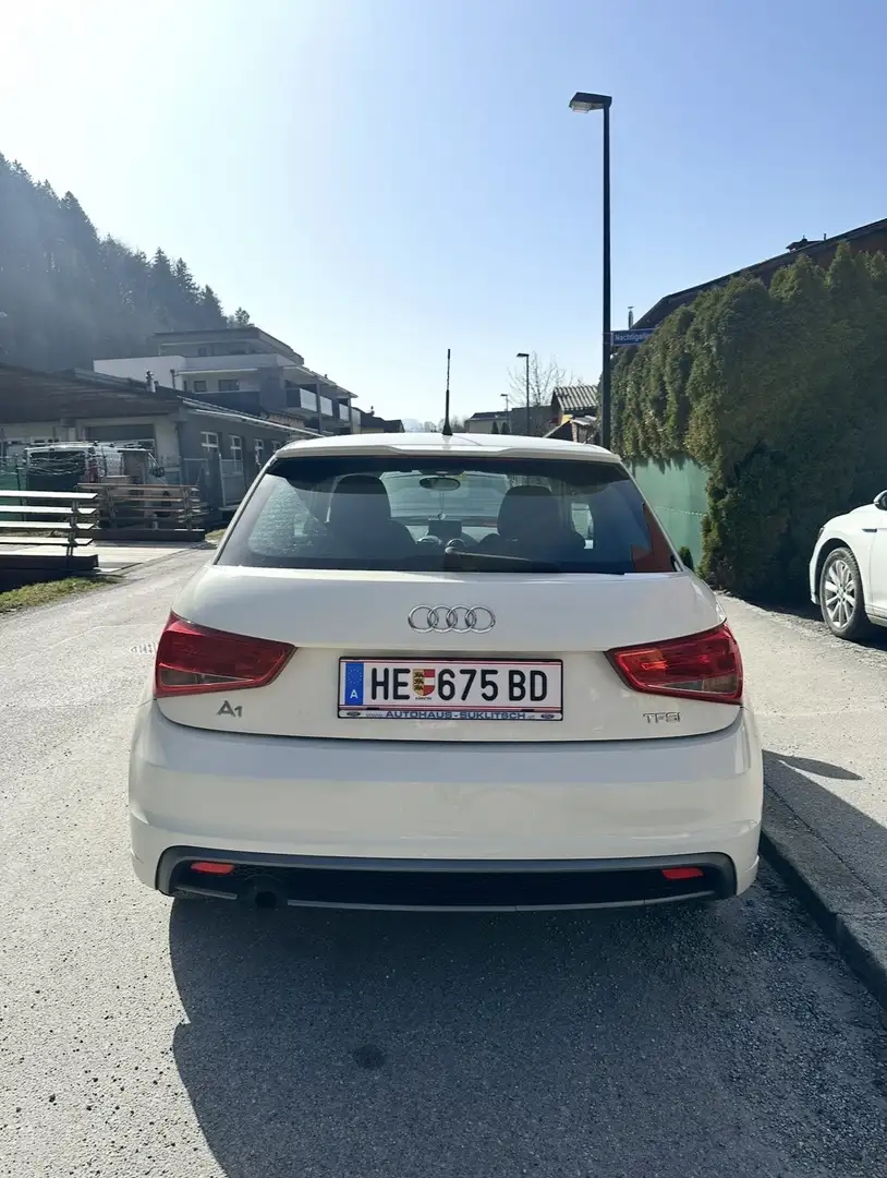Audi A1 1.2 TFSI S line Sportpaket - 2
