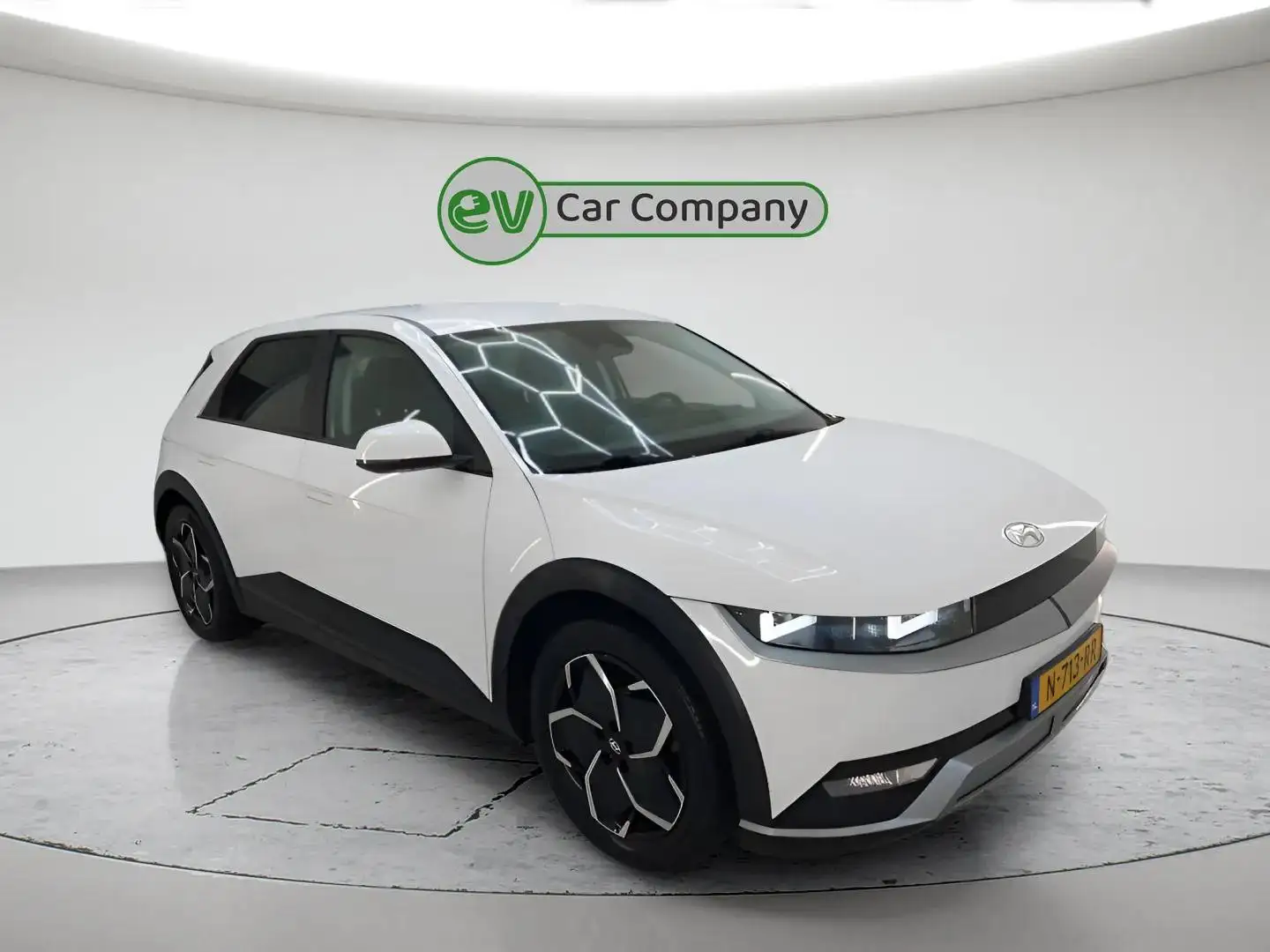 Hyundai IONIQ 5 Style 73kWh | SOH 81% | Warmtepomp | Trekhaak | Cr Weiß - 2