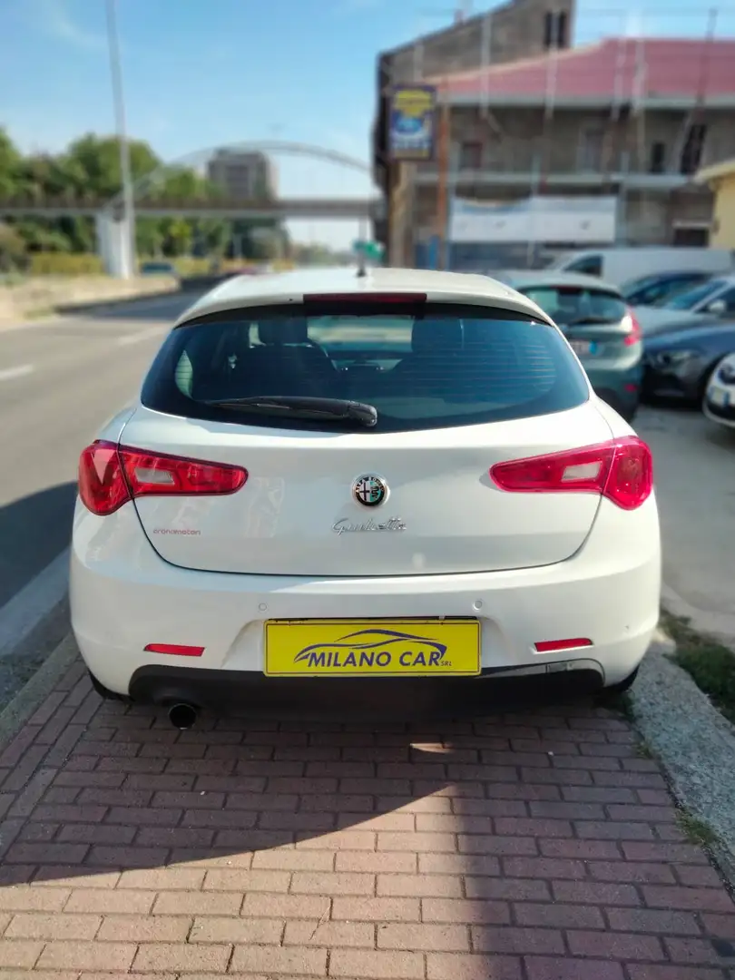 Alfa Romeo Giulietta 1.4 t. m.air Distinctive 170cv  TCT AUTOM Weiß - 2