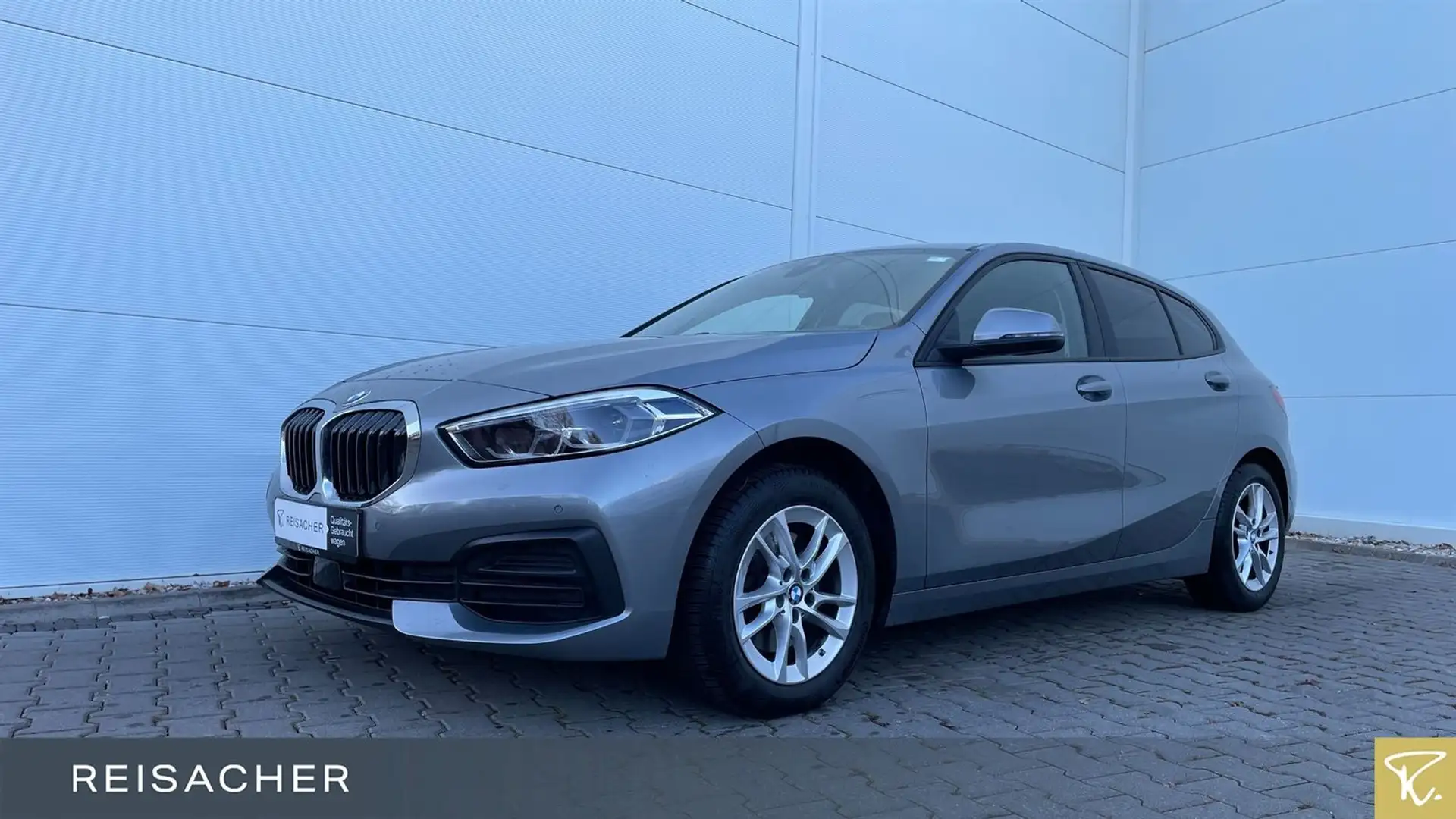 BMW 118 i Aut.Advantage,LCProf.LED,SHZ Grau - 1