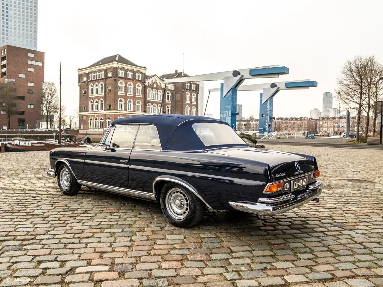 Mercedes-Benz 220 SE, foto 2