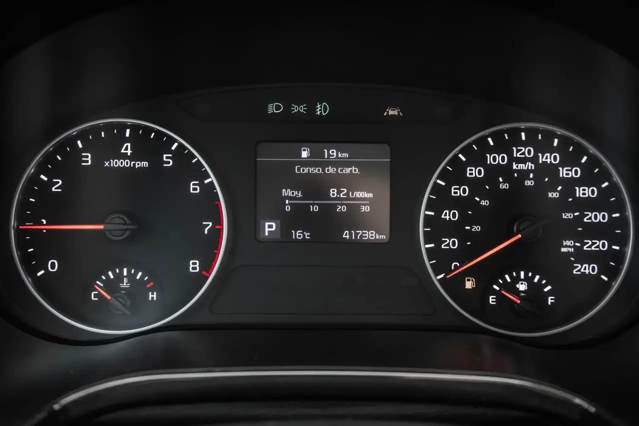 Kia Seltos снимка Kia Seltos