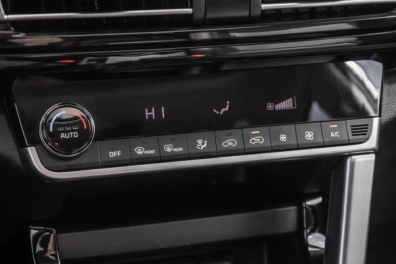Kia Seltos снимка Kia Seltos