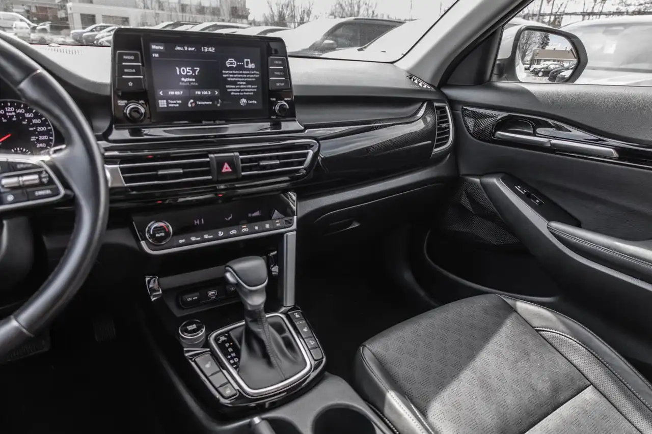 Kia Seltos снимка Kia Seltos