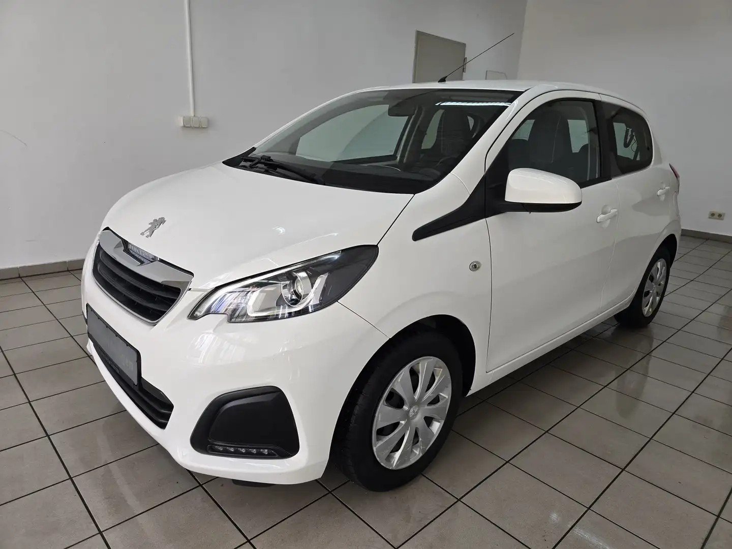Peugeot 108 Active 5-trg. Automatik Klima Telefon USB 2.Hand Weiß - 1