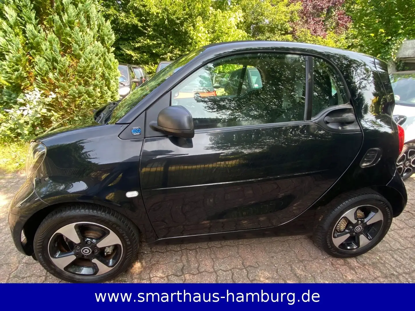 smart forTwo Coupé EQ Passion COOL & MEDIA 1.Hand MwSt Schwarz - 2