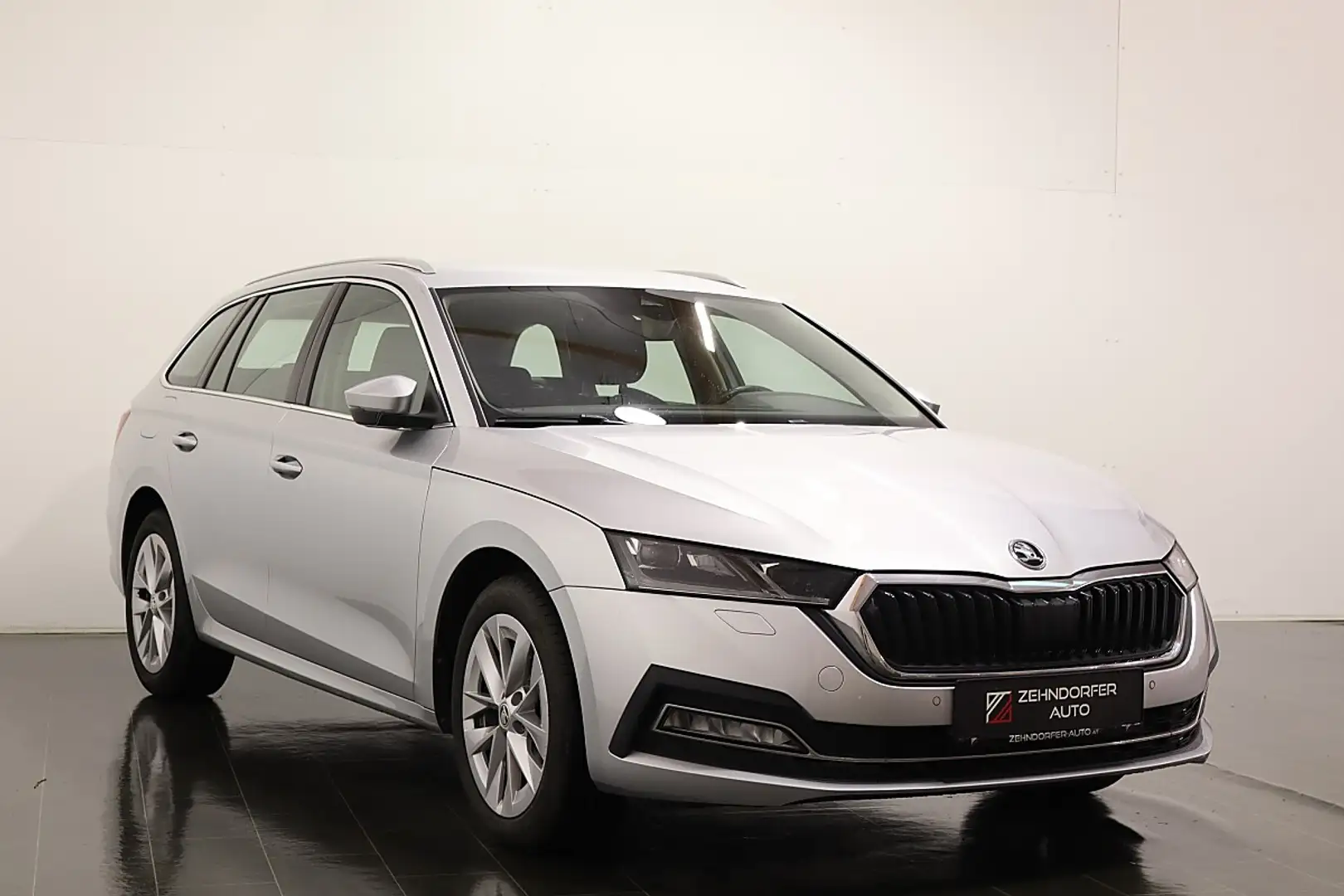 Skoda Octavia Combi 2,0 TDI Style DSG / MATRIX / RFK / Bremse... Silber - 2