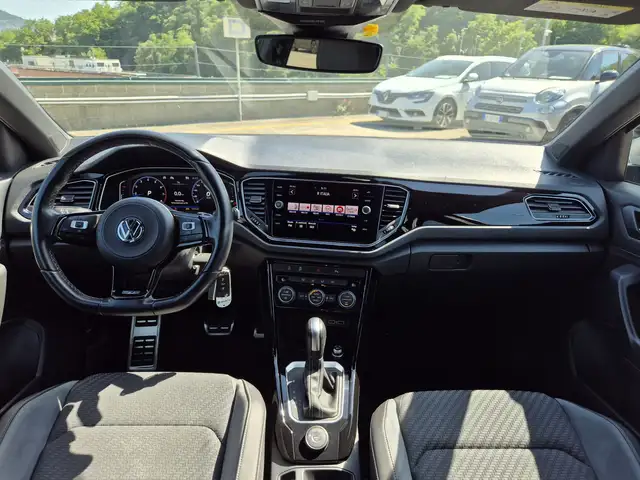 Volkswagen T-Roc view 8