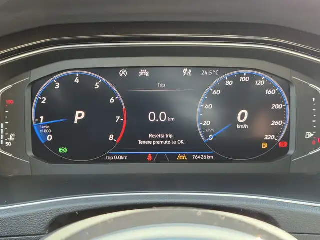 Volkswagen T-Roc view 13