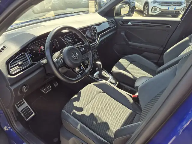 Volkswagen T-Roc view 6