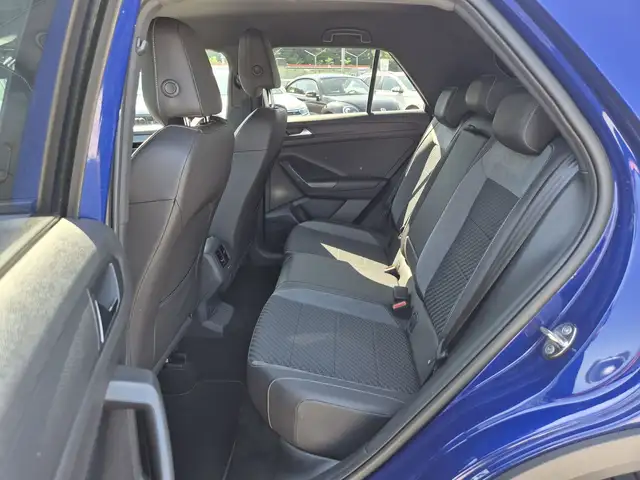 Volkswagen T-Roc view 7